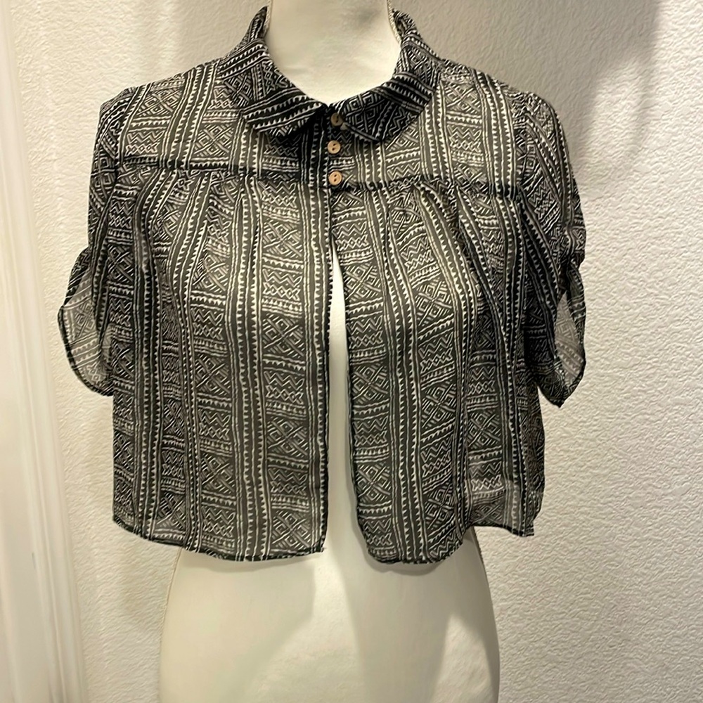 ILOVEH81 sheer boho crop top. Roll tab sleeve. 3 wood button closure.NWT.